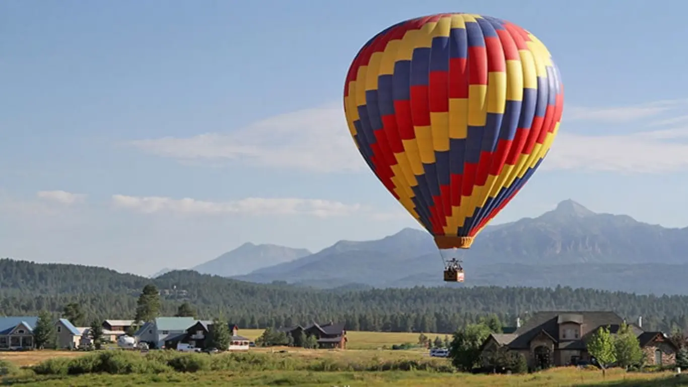 balloon-ride rocky mountain balloon adventures balloon ride over the country side